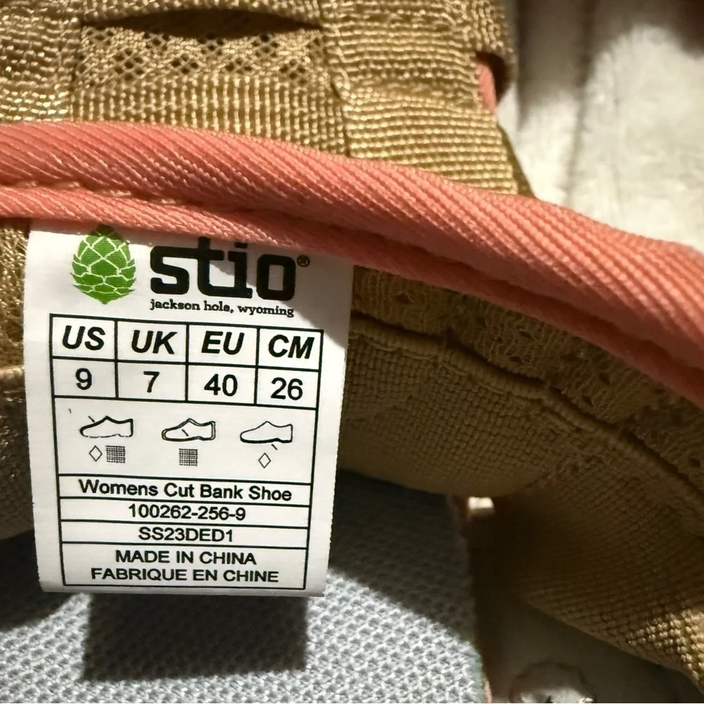 Stio women Tan and Coral Sandals